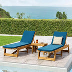Kyoto – Ensemble 3 pièces de chaises longues d'extérieur en bois d'acacia avec coussins – Teck/Bleu – Christopher Knight Home : Sièges sans accoudoirs et table d'appoint pour patio