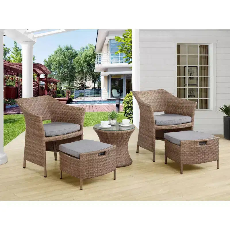 Set da conversazione Kokoli 5 pezzi - Marrone - Alaterre Furniture: Mobili da esterno per patio con cuscini, nessun assemblaggio richiesto