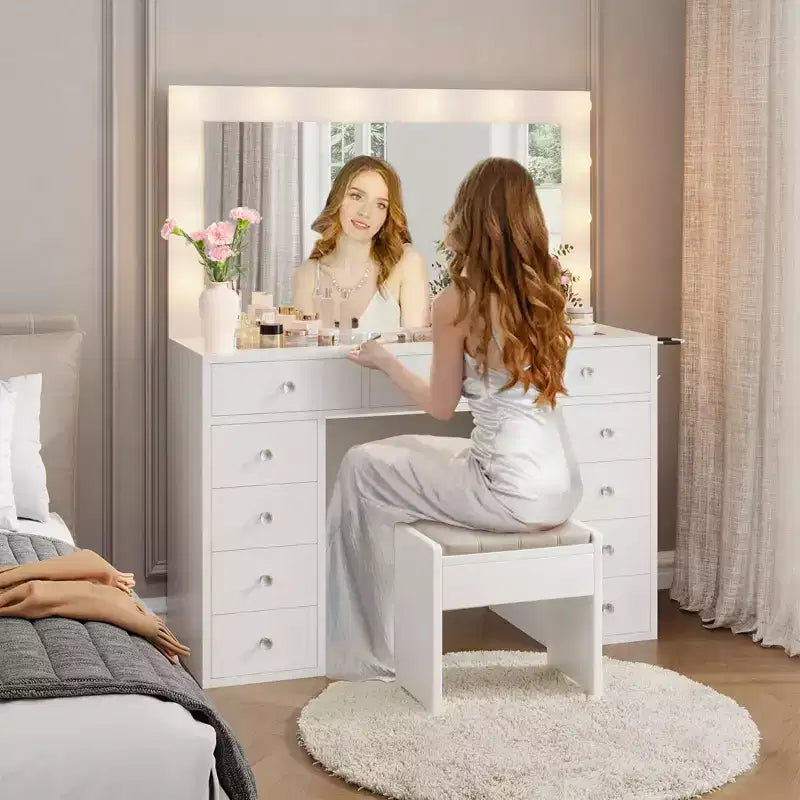 Toeletta con Specchio e Luci LED, Trucchi da Trucco Bianco con 11 Cassetti e una Presa di Corrente, 3 Modalità Colore e Luminosità Regolabile