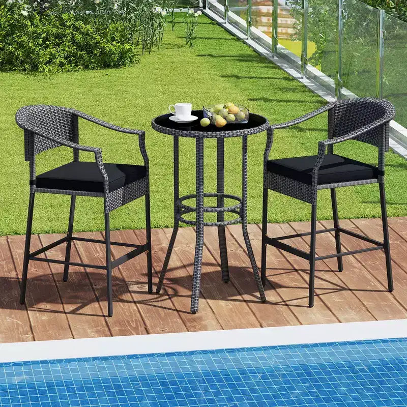 Set da Bar in Rattan per Patio Costway 3 Pezzi con Poltrone e Tavolo Rotondo Altezza Bar in Vimini