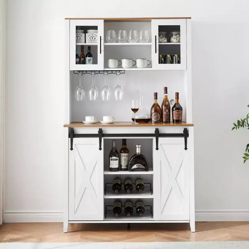 Mobile credenza da bar TROPOW 70'' con vetrinetta superiore, armadietto da caffè alto con ante scorrevoli a granaio, portabottiglie e calici, mobile bar stile farmhouse