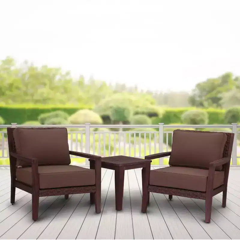 Courtyard Casual Bridgeport II Set Lounge 3 pz include: Due poltrone e un tavolino