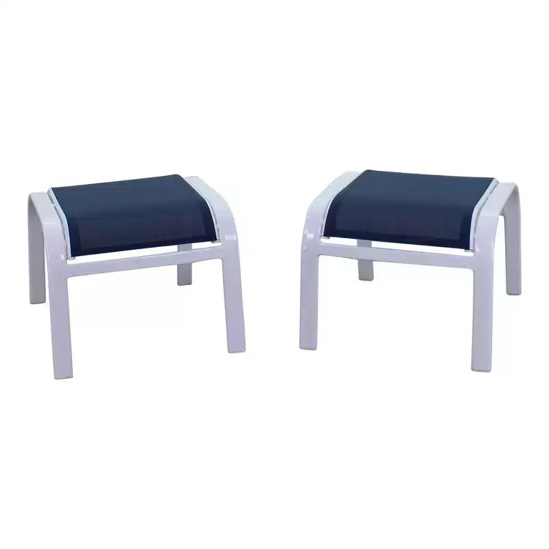 Set di 5 sedie reclinabili da esterno Courtyard Casual Santa Fe con poggiapiedi Include due sedie reclinabili in tessuto e due poggiapiedi in tessuto e un tavolino
