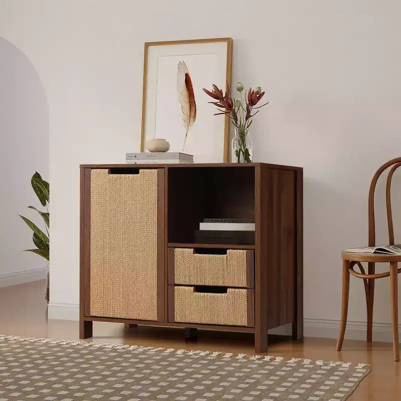 LuxenHome Buffet en noyer de 34 po avec rangement, meuble d'appoint à 2 tiroirs en corde tressée de jonc de mer style bohème avec porte, marron