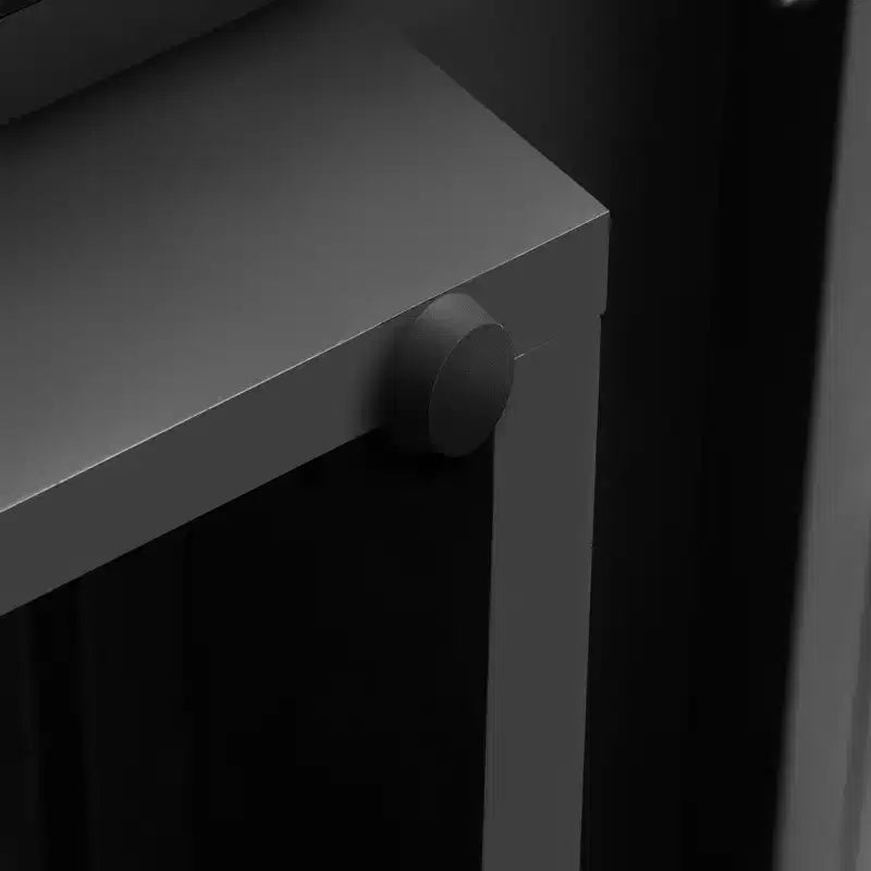 Madia moderna a 4 ante con scanalature e ripiani regolabili per sala da pranzo e soggiorno