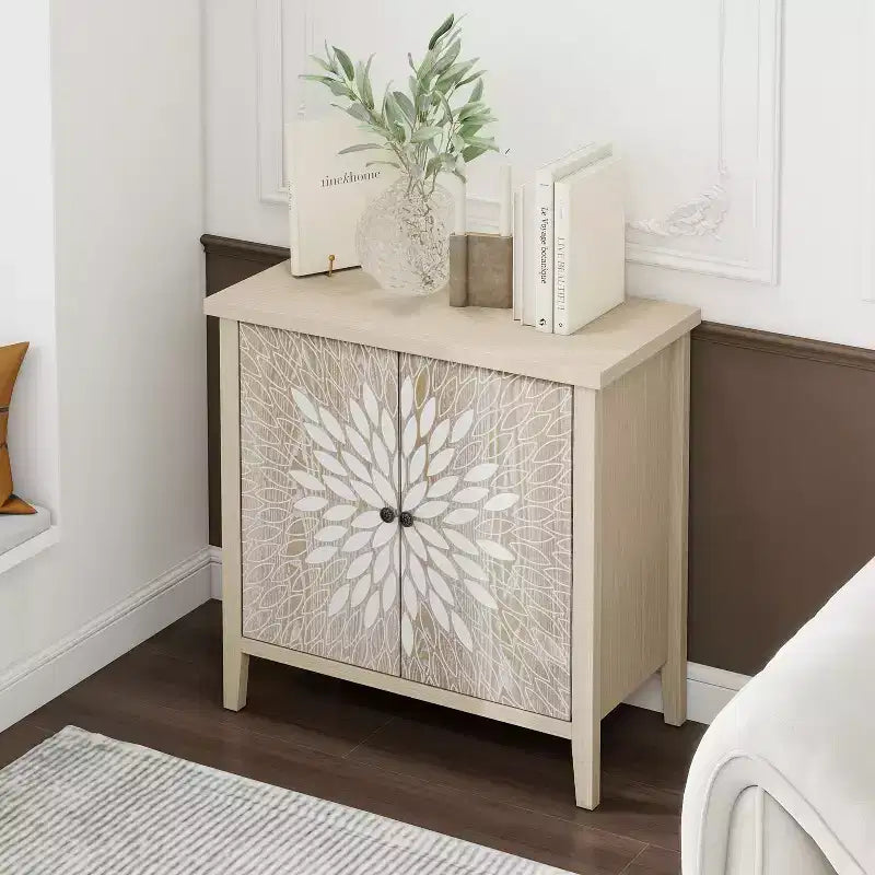 Armoire d'appoint moderne Okak, buffet avec quatre portes à motifs sculptés, meuble de rangement pour cuisine, salle à manger, entrée