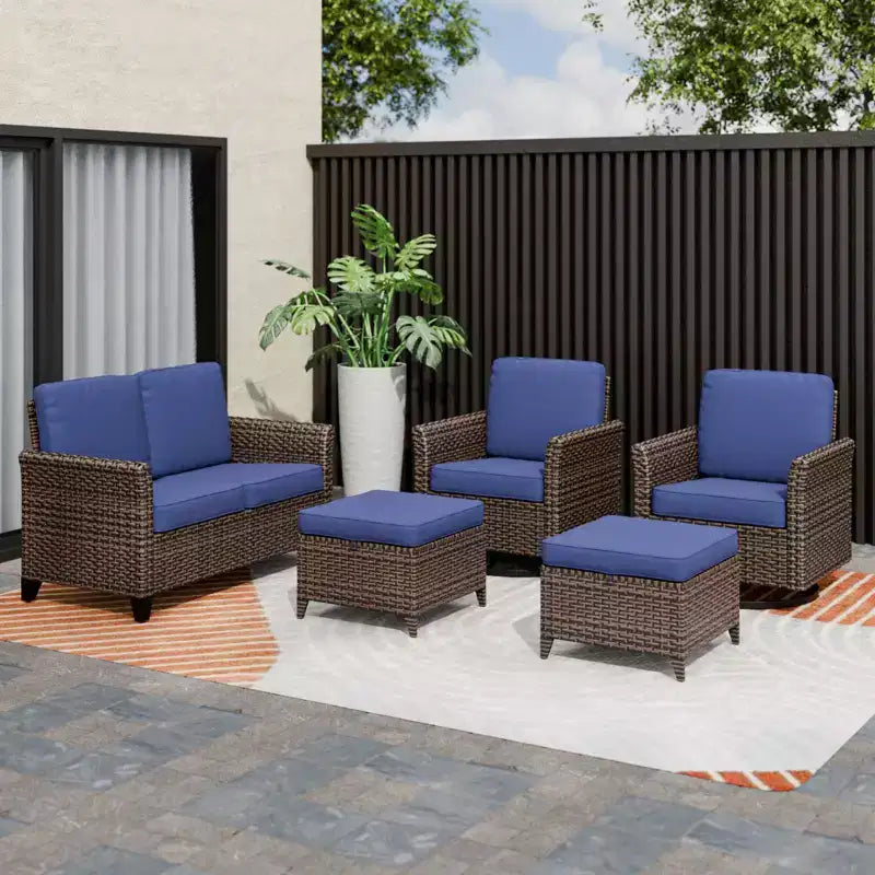 Set da conversazione per patio EAGLE PEAK Ocean Vista da 5 pezzi, in vimini marrone screziato, con poltrone girevoli e divanetto