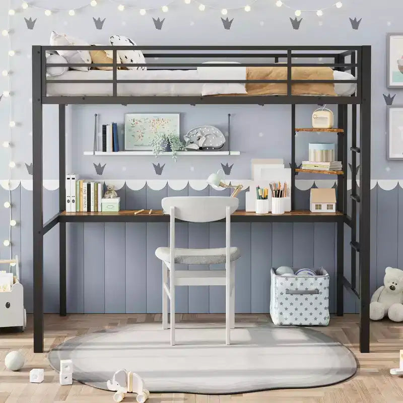 Letto a soppalco singolo con ampia scrivania e ripiani a 2 livelli, letto a soppalco in metallo resistente con scaletta e ringhiera per bambini e adulti