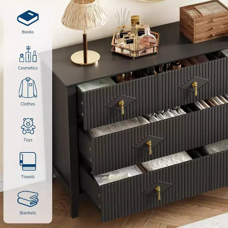 Comò per camera da letto con 7 cassetti, comò moderno largo 137 cm con maniglie in metallo, porta TV, cassettiera in legno per camera da letto