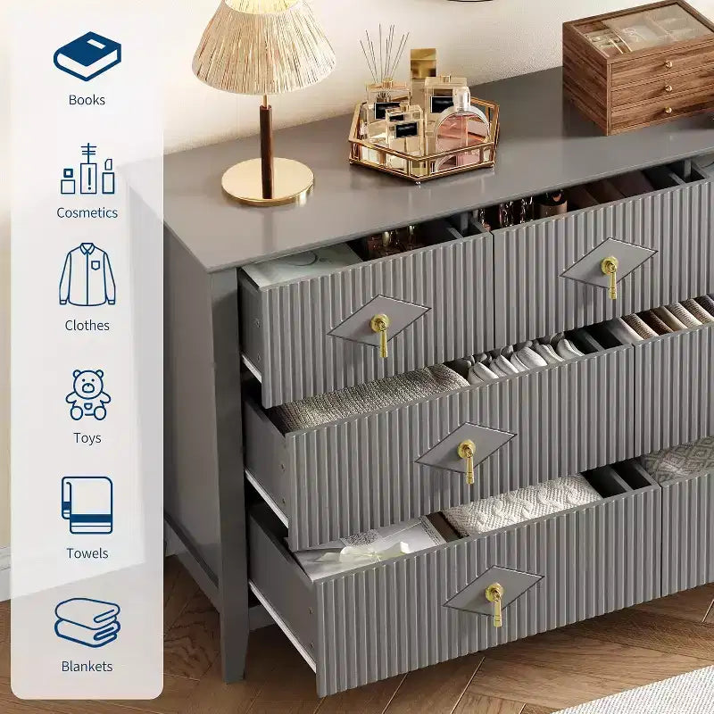 Comò per camera da letto con 7 cassetti, comò moderno largo 137 cm con maniglie in metallo, porta TV, cassettiera in legno per camera da letto