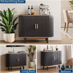 Credenza scanalata con anta scorrevole, mobile buffet moderno con ripiano regolabile per riporre oggetti in più ambienti, design essenziale