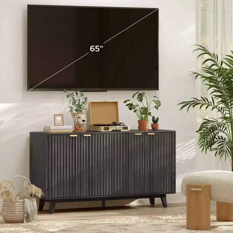Madia con ante cannettate, Buffet da 140 cm con 4 ante, 2 ripiani regolabili, 5 gambe in legno