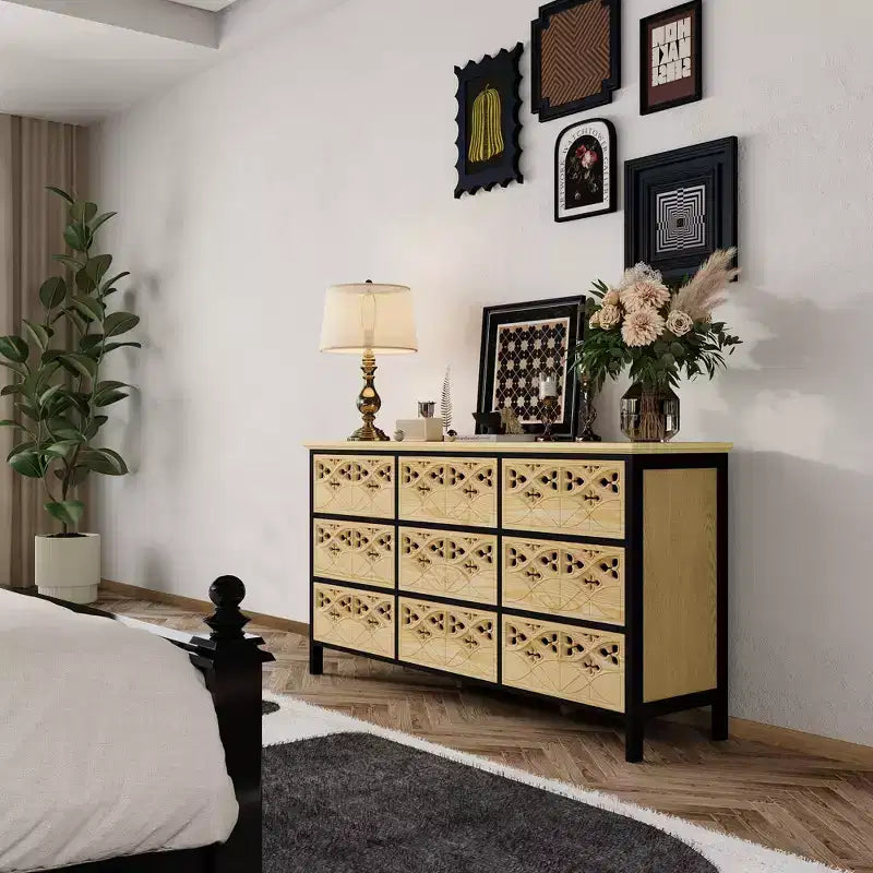 Famapy Cassettiera a 9 Cassetti, Comò con Rilievi Intagliati, Credenza Multiuso, Mobile Dispensa da Cucina, Pezzo d'Arte per Camera da Letto/Sala da Pranzo/Soggiorno