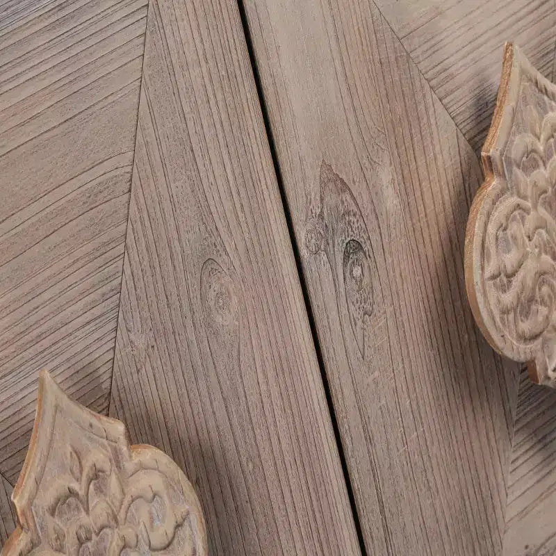 Credenza a buffet a 4 ante stile retrò, ampio mobile da cucina, elegante consolle da ingresso con ripiani regolabili