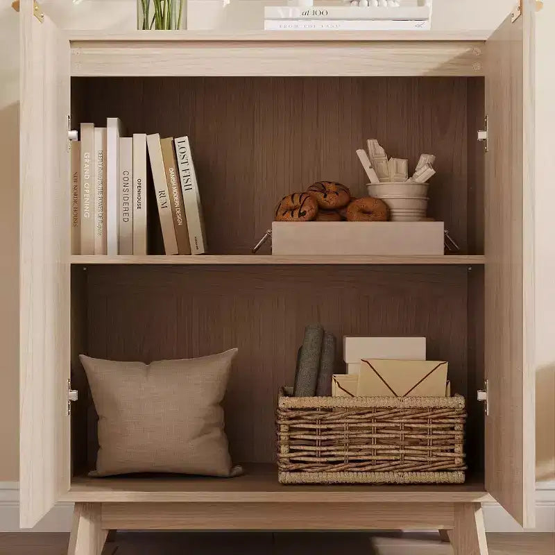 Buffet bas avec rangement et 2 portes, à cannelures