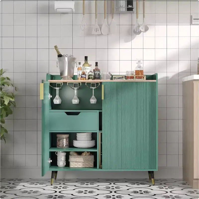 Cantinette Vini Moderne, Scaffali per Vino, Armadietti Contenitori con Ante a Doghe e Piccole Madie Portaposate per Sale da Pranzo, Soggiorni o Cucine.
