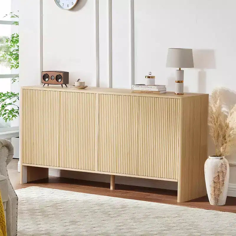 Buffet de 147 cm, meuble de rangement moderne cannelé pour bar à café avec 4 portes et étagères réglables pour cuisine et entrée