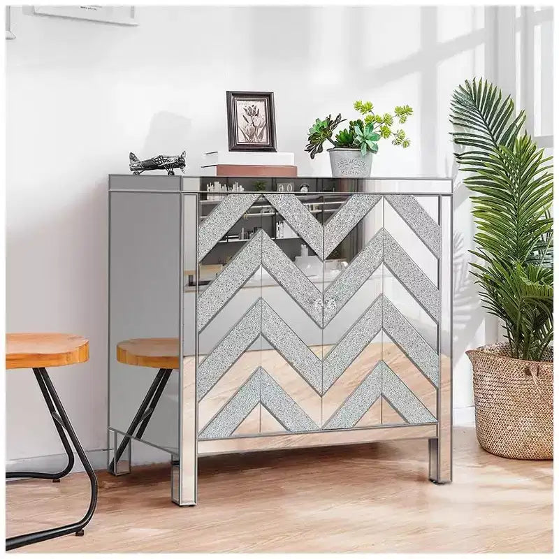 Credenza con bordo a specchio, mobile contenitore, tavolo consolle con motivo geometrico, 2 ante e maniglie effetto vetro