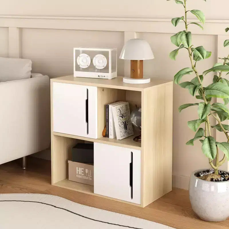 Mobile contenitore moderno in legno con ante scorrevoli, organizer a 2 ripiani aperti e chiusi, finitura in legno naturale con pannelli bianchi, per soggiorno
