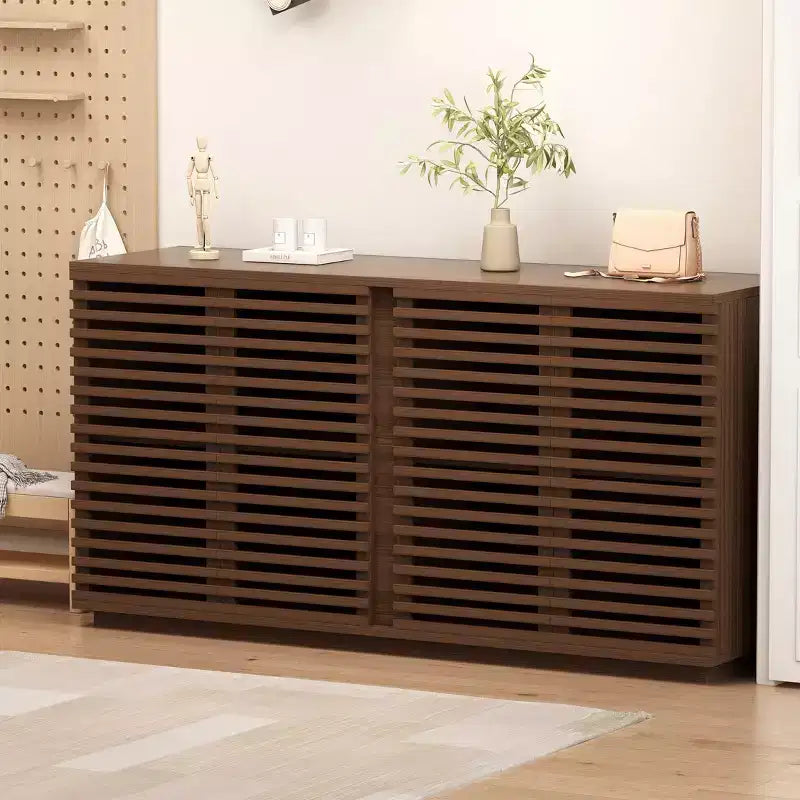 Credenza a 4 ante, mobile contenitore da 60 pollici con ante a griglia a strisce e ripiano regolabile, credenza moderna autoportante