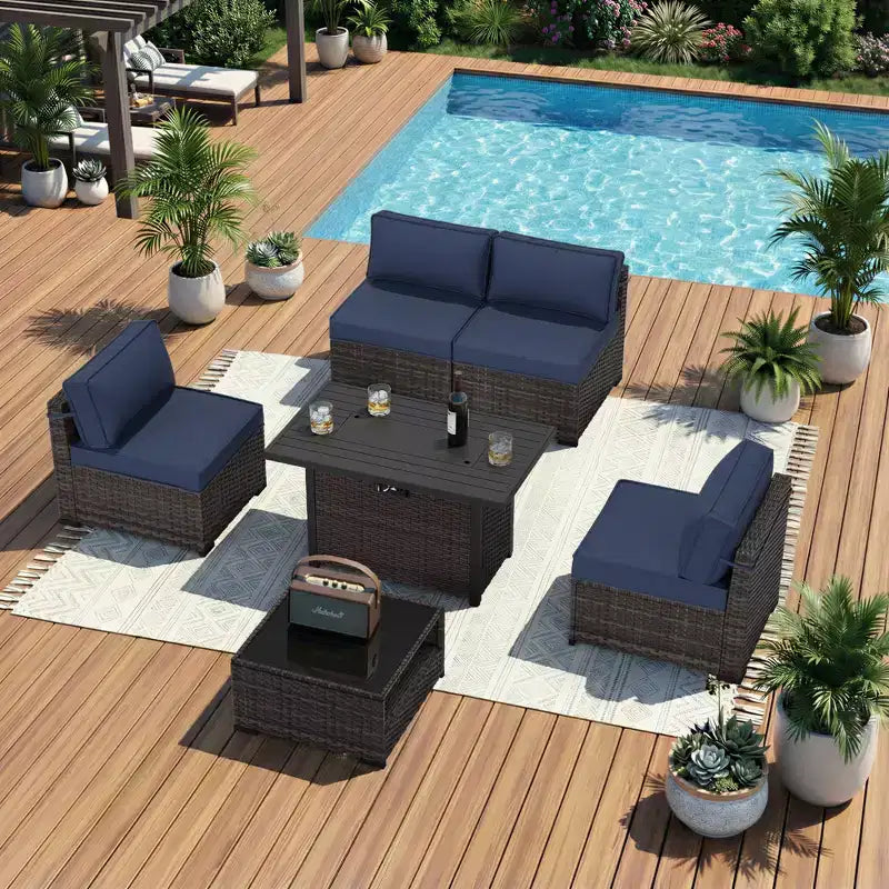 Set da patio UPTIOT da 6 pezzi: 4 sedie laterali, tavolo con braciere marrone e tavolino da caffè con ripiano in vetro temperato per eleganti ritrovi all'aperto
