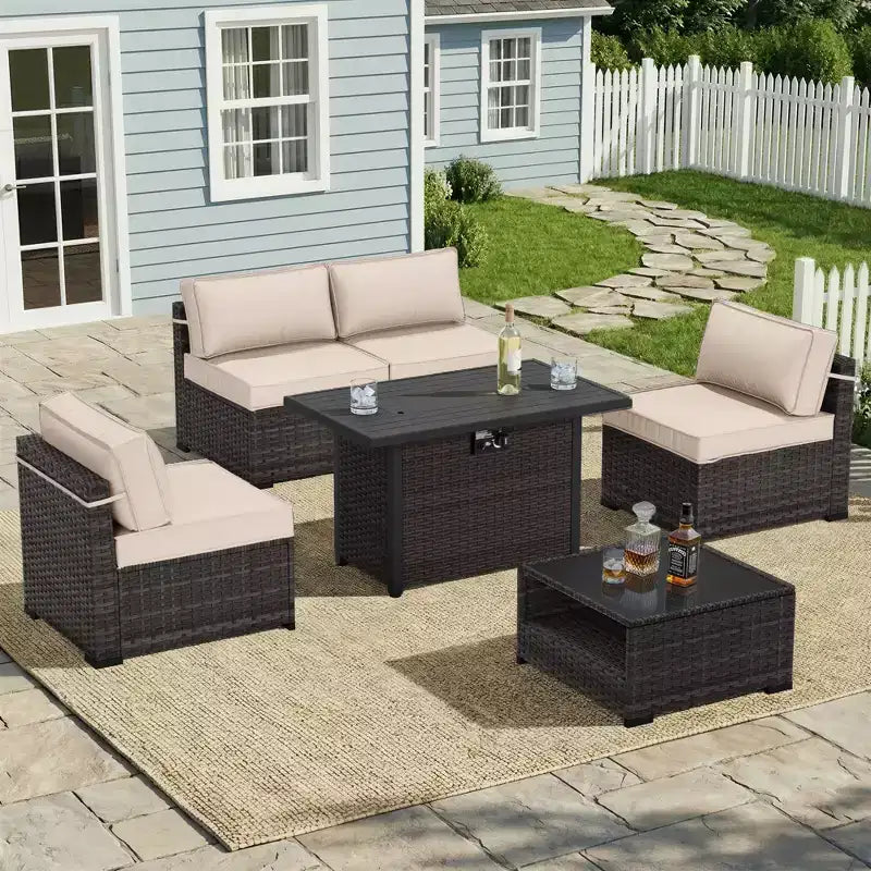 Set da patio UPTIOT da 6 pezzi: 4 sedie laterali, tavolo con braciere marrone e tavolino da caffè con ripiano in vetro temperato per eleganti ritrovi all'aperto