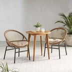 Set Salotto da Giardino Loic Farmhouse Christopher Knight Home in Ferro con Design in Rattan PE e Tavolino da Bistrò a Doghe in Acacia