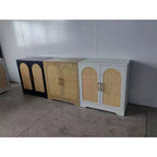 Credenza/Buffet in Rattan, Mobile Contenitore da 59" con 4 Ante, Ripiano Fisso e Maniglie in Metallo