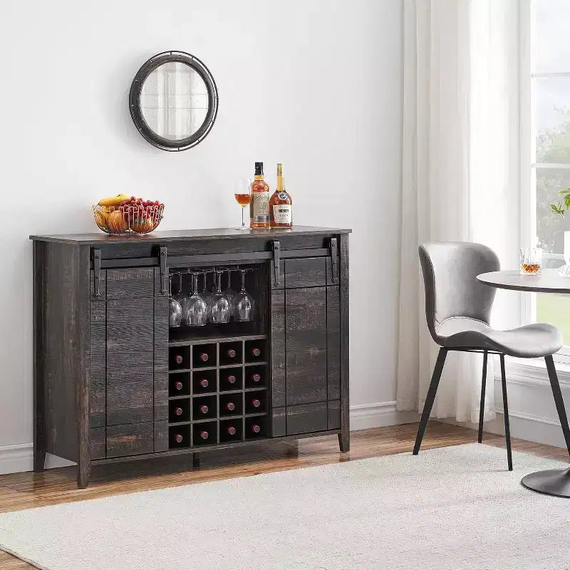 Meuble de bar de ferme avec porte coulissante, station à vin et café rustique 47", range-bouteilles 16 bouteilles, étagères réglables pour salle à manger, cuisine