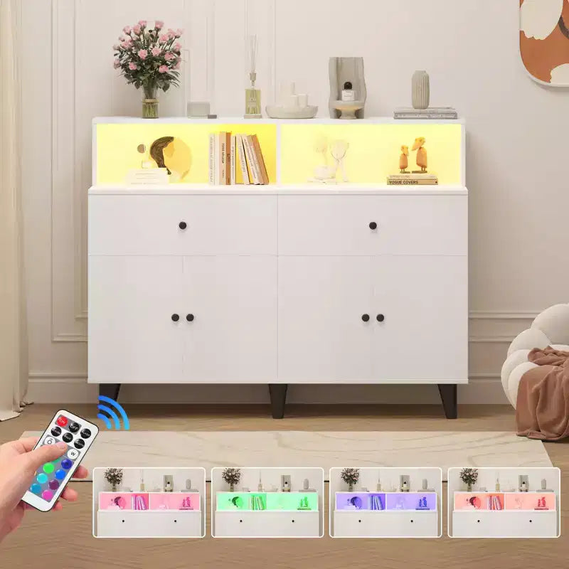 Mobile Bar Caffè da 120 cm con Prese di Corrente, Credenza Buffet con 2 Cassetti, 4 Ante e Scaffali