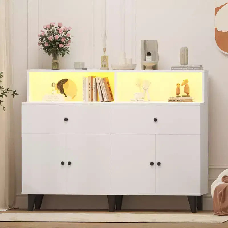 Mobile Bar Caffè da 120 cm con Prese di Corrente, Credenza Buffet con 2 Cassetti, 4 Ante e Scaffali