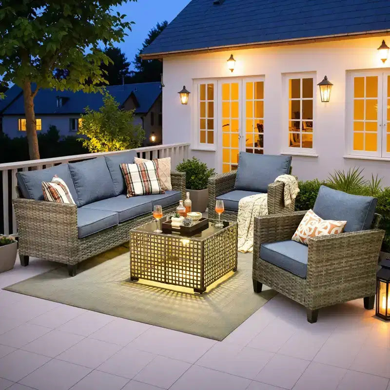 Set da Divano da Esterno 4 Pezzi HOMLUX con 3 Posti, 2 Poltrone Singole e Tavolino da Caffè a LED, Rattan PE Grigio