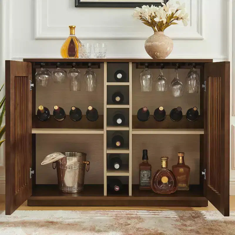 GDFStudio Adriana Madia moderna a 43 ante con scanalature in legno, portabottiglie e porta bicchieri