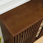 GDFStudio Adriana Madia moderna a 43 ante con scanalature in legno, portabottiglie e porta bicchieri