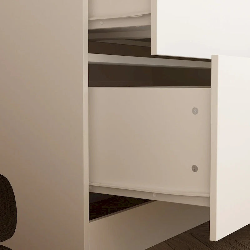 Armoire avec miroir et tringle extensible pour optimiser l'espace