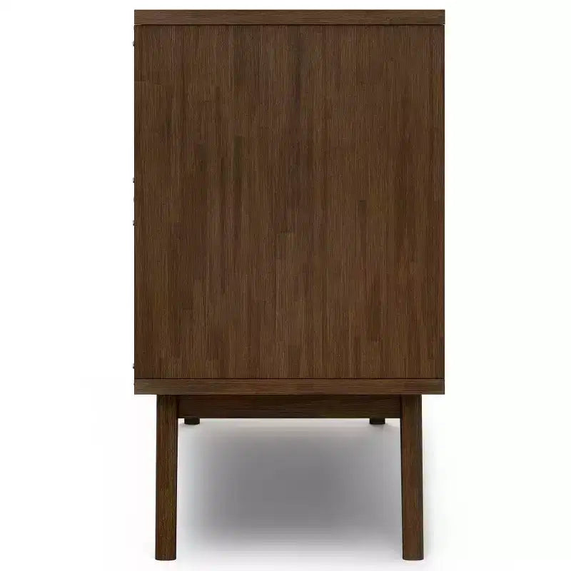 Credenza WyndenHall Wright con portabottiglie, finitura marrone invecchiato rustico
