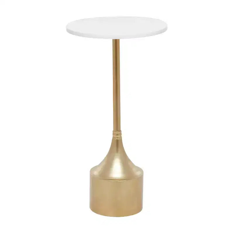 Tavolino d'appoggio contemporaneo con piedistallo in metallo e marmo, color oro
