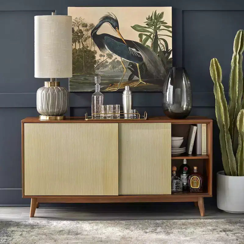 Lifestorey Madia Flory con Ante Scorrevoli Noce: Credenza Soggiorno Stile Mid-Century Moderno, Ripiani Regolabili