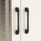 Armoire avec miroir et tringle extensible pour optimiser l'espace
