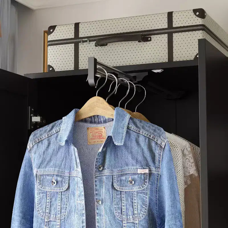 Armoire 2 portes avec miroir, tringle à vêtements et 2 tiroirs