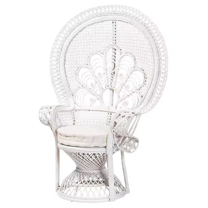 bali & pari Ediva Fauteuil d'appoint paon en rotin naturel blanc : Polyester rembourré, aucun assemblage requis