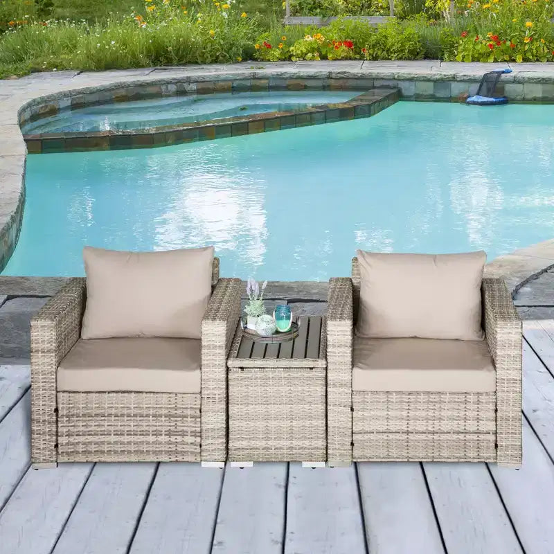 Outsunny Set Mobili da Giardino 3 Pezzi in Rattan PE, Set Balcone in Vimini, Tavolo e Sedie con Cuscini, Tavolo Composito per Appartamento, Grigio