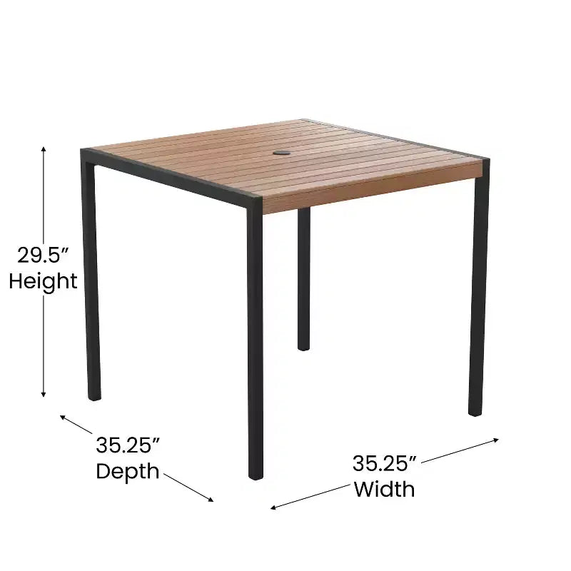 Set da tavolo da patio Emma e Oliver da 5 pezzi - Sedie impilabili in teak sintetico - Tavolo in teak sintetico - Ombrellone con base