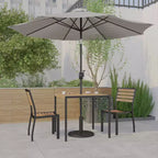 Set da tavolo da patio Emma e Oliver da 5 pezzi - Sedie impilabili in teak sintetico - Tavolo in teak sintetico - Ombrellone con base