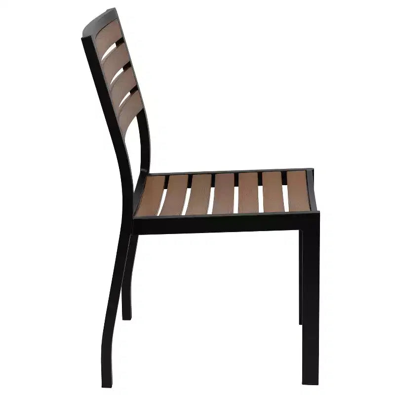 Set da tavolo da patio Emma e Oliver da 5 pezzi - Sedie impilabili in teak sintetico - Tavolo in teak sintetico - Ombrellone con base