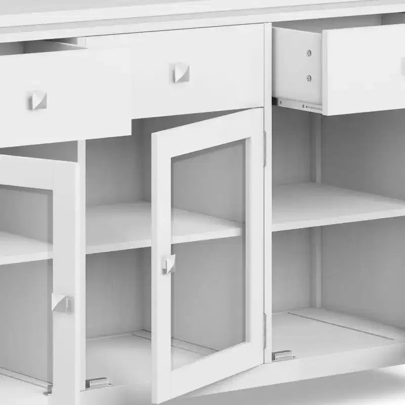 Madia a buffet Essex - Wyndenhall