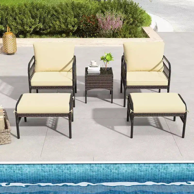 Costway Set da Conversazione da Esterno 5 Pezzi con Poltrone in Rattan, Pouf e Tavolino da Caffè