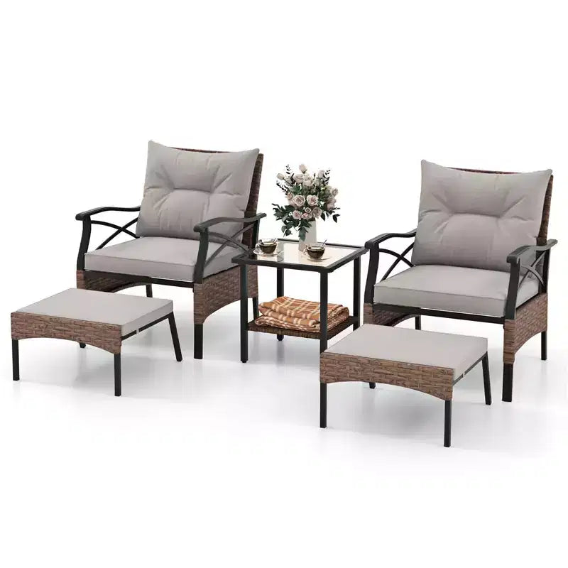 Set da giardino Costway 5 pezzi con tavolino da caffè a 2 livelli e 2 pouf con cuscini inclusi