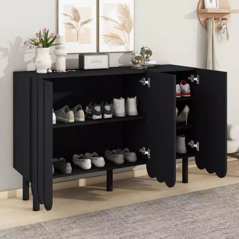 Meuble à chaussures minimaliste de style crème avec 5 pieds en bois massif, buffet avec étagères réglables et portes ondulées 4B - ModernLuxe