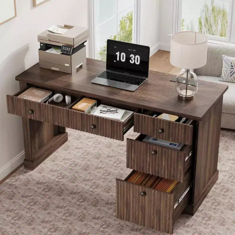 Contenitore scanalato per scrivania da ufficio, scrivania direzionale moderna da 54" con stazione di ricarica, scrivania in legno per computer con cassetti classificatori per studio